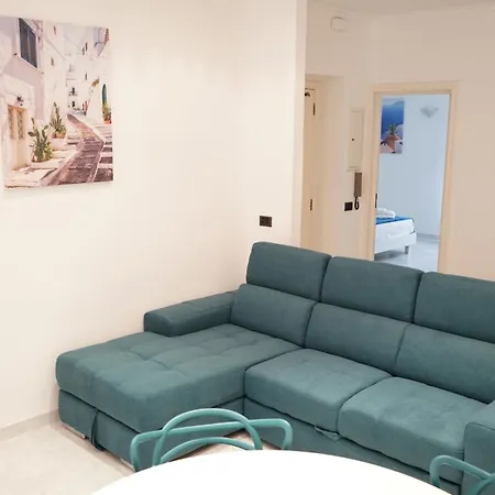 Dream House オストゥーニ